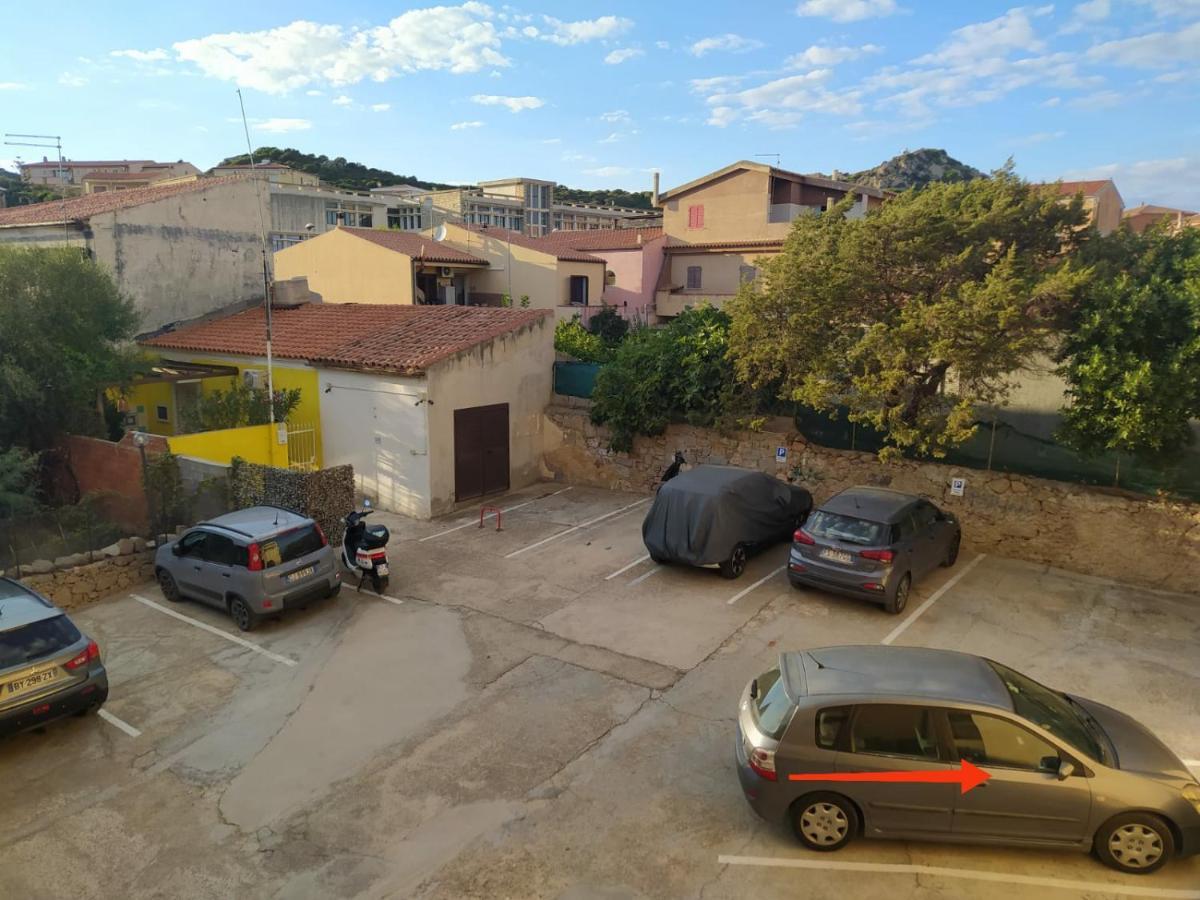Appartement Alfredo And Anna Little House'S à La Maddalena  Extérieur photo